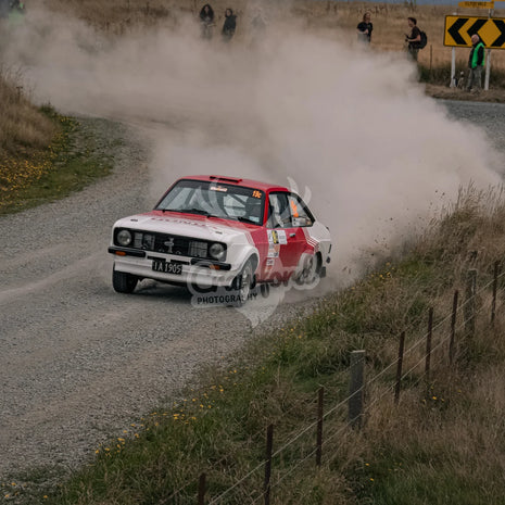 Otago rally ss5 #19c Ford Escort - Automotive